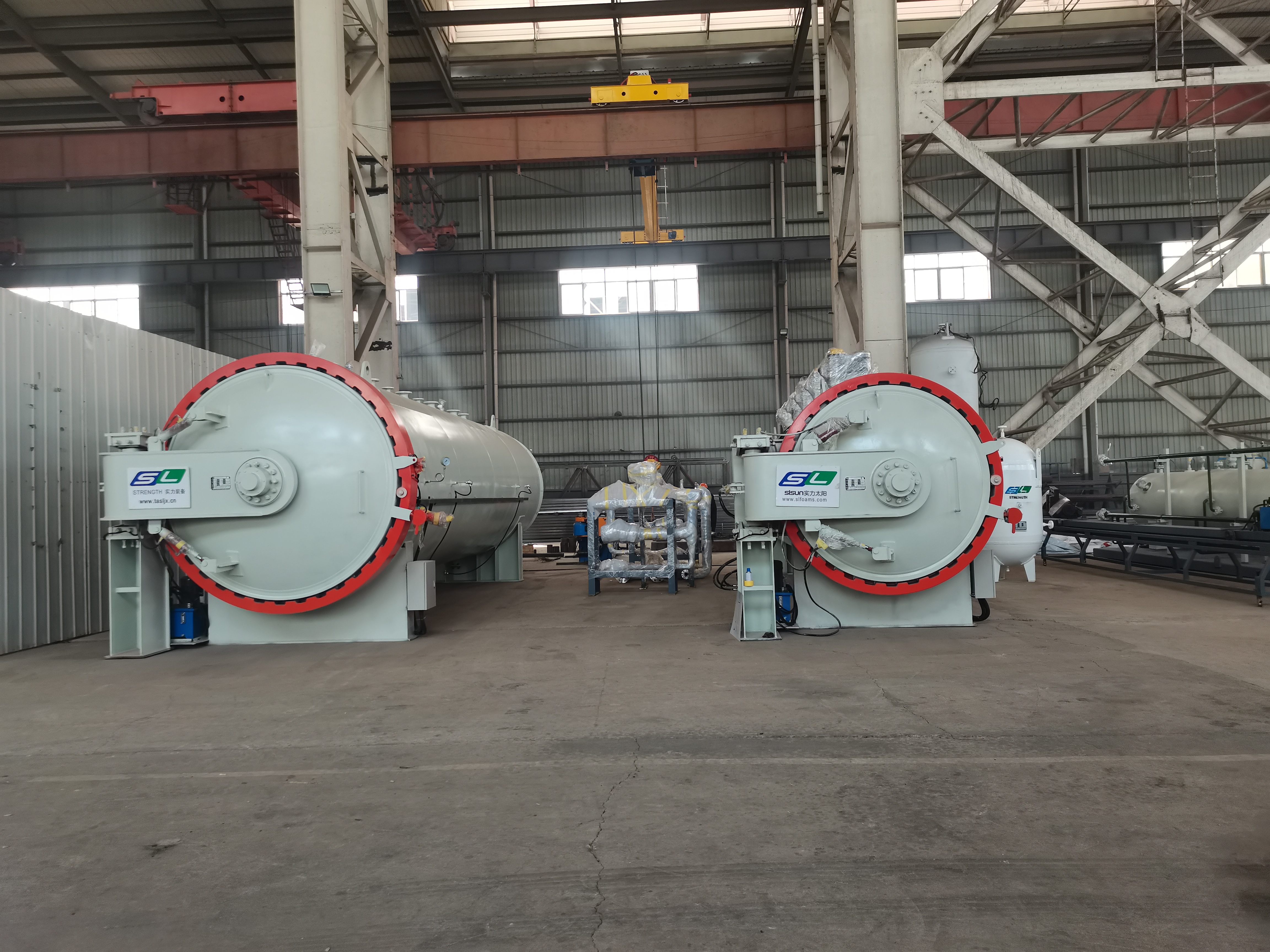 DN2000、DN2400兩臺新材料熱壓罐發(fā)往江蘇